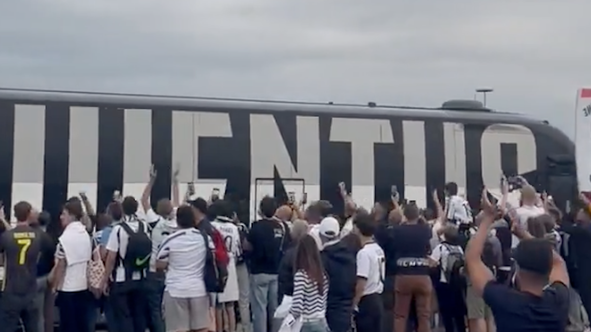 Juve Parma, i due pullman sono arrivati all'Allianz Stadium: FOTO e VIDEO del pre-partita 36 juve parma