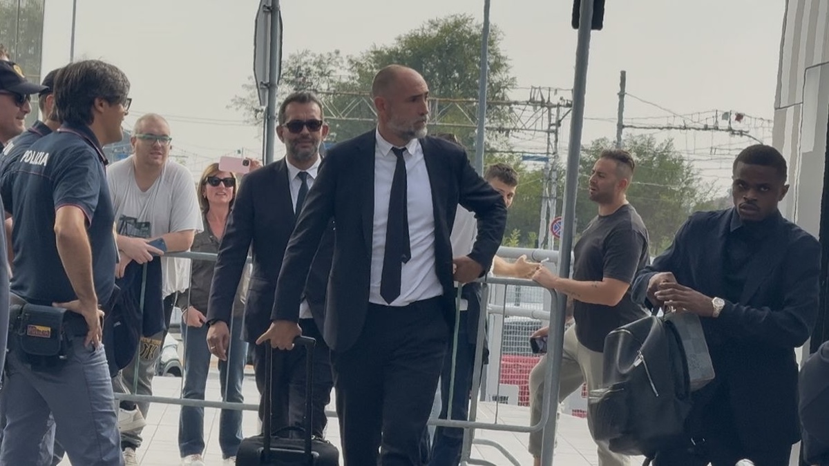 Villarreal Juve, la partenza dei bianconeri da Caselle: inizia la missione in Champions League. Selfie e autografi per Tudor - VIDEO 36 Tudor