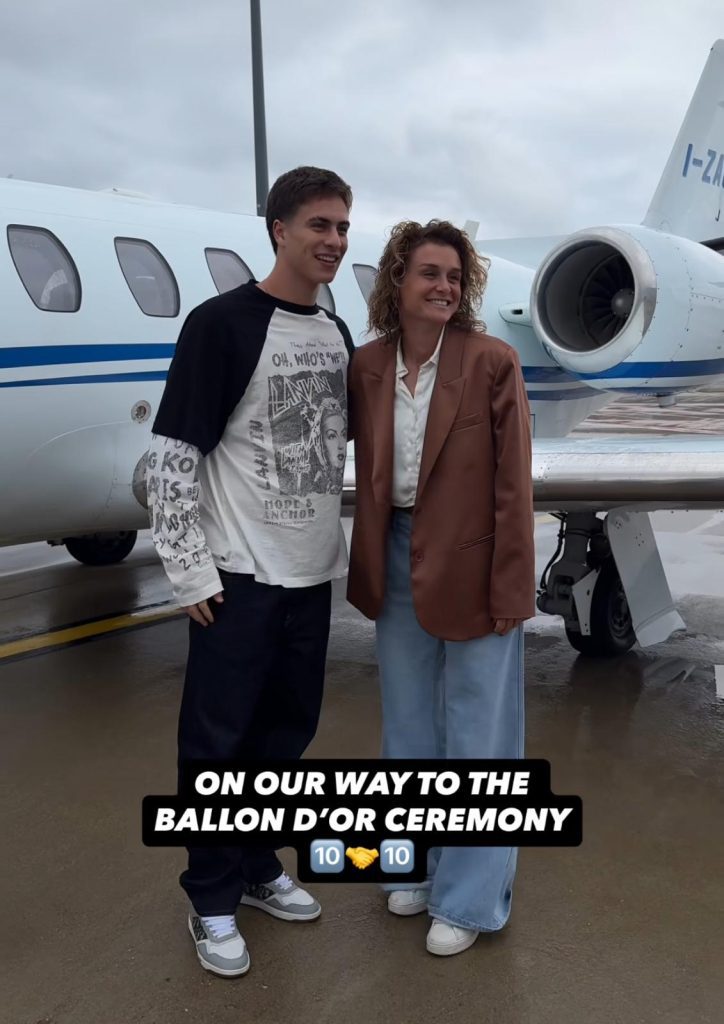 Yildiz Girelli a Parigi per la cerimonia del Pallone d'Oro 2025: la FOTO al momento della partenza gasa i tifosi della Juventus 37 yildiz girelli