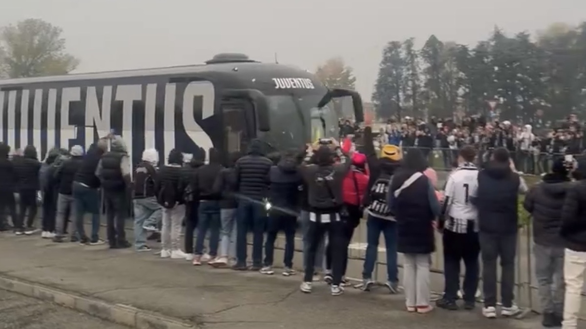 Juve Udinese, i pullman delle due squadre sono arrivati all’Allianz Stadium: FOTO e VIDEO del pre partita Juve Udinese, i pullman delle due squadre sono arrivati all’Allianz Stadium: FOTO e VIDEO del pre partita