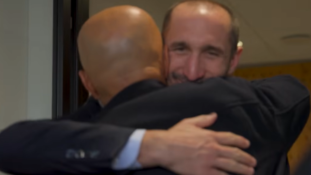 Spalletti Juve, i retroscena del primo giorno. Dall’abbraccio con Chiellini a quella risposta a Perin: «Tutto bene? Dipenderà da voi…» – VIDEO Spalletti Juve, i retroscena del primo giorno. Dall’abbraccio con Chiellini a quella risposta a Perin: «Tutto bene? Dipenderà da voi…» – VIDEO