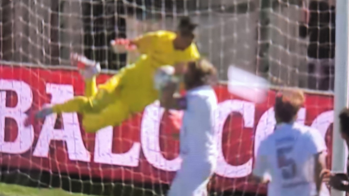 Juventus Next Gen Ravenna, altro episodio controverso dal FVS: tocco di braccio di Rrapaj, l'arbitro non concede il rigore. La ricostruzione di quanto successo - FOTO 36 juventus next gen ravenna