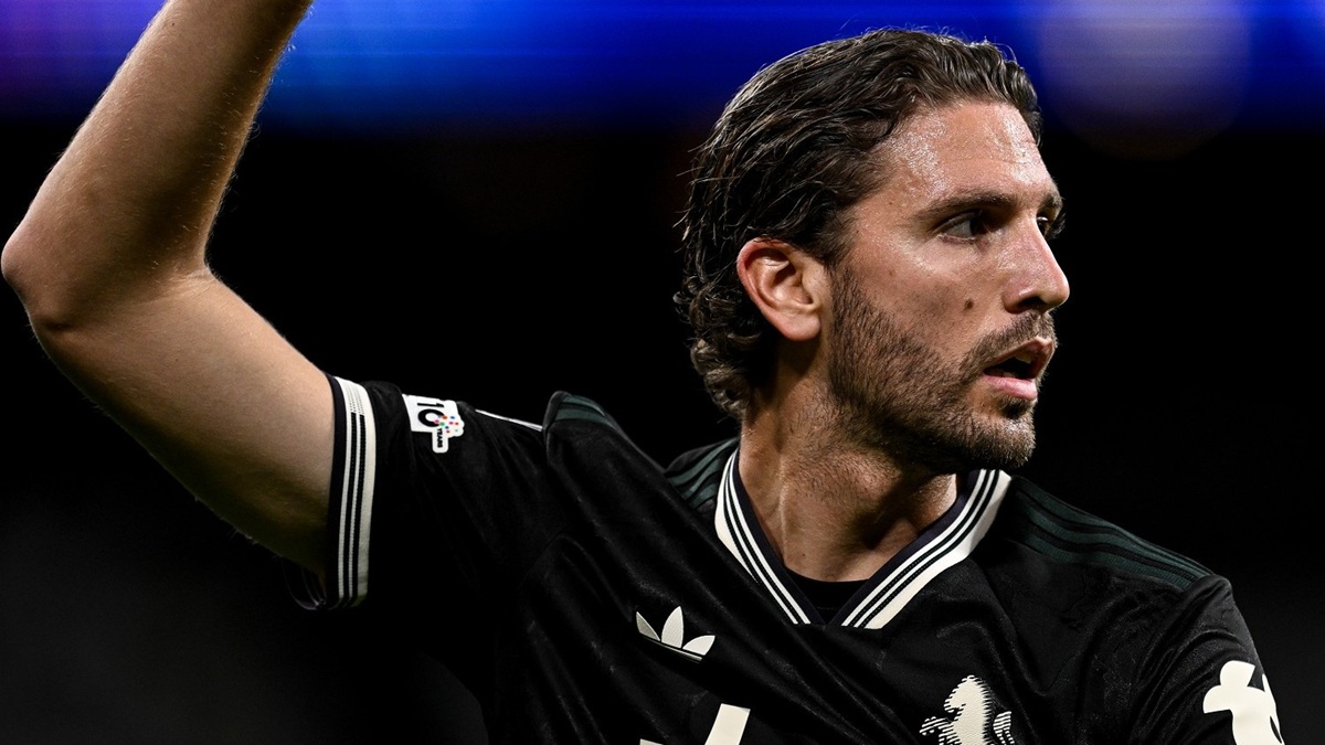 Locatelli indica la direzione da seguire dopo Juve Sporting: il gesto social del capitano dopo l’1 1 dell’Allianz Stadium – FOTO Locatelli indica la direzione da seguire dopo Juve Sporting: il gesto social del capitano dopo l’1 1 dell’Allianz Stadium – FOTO