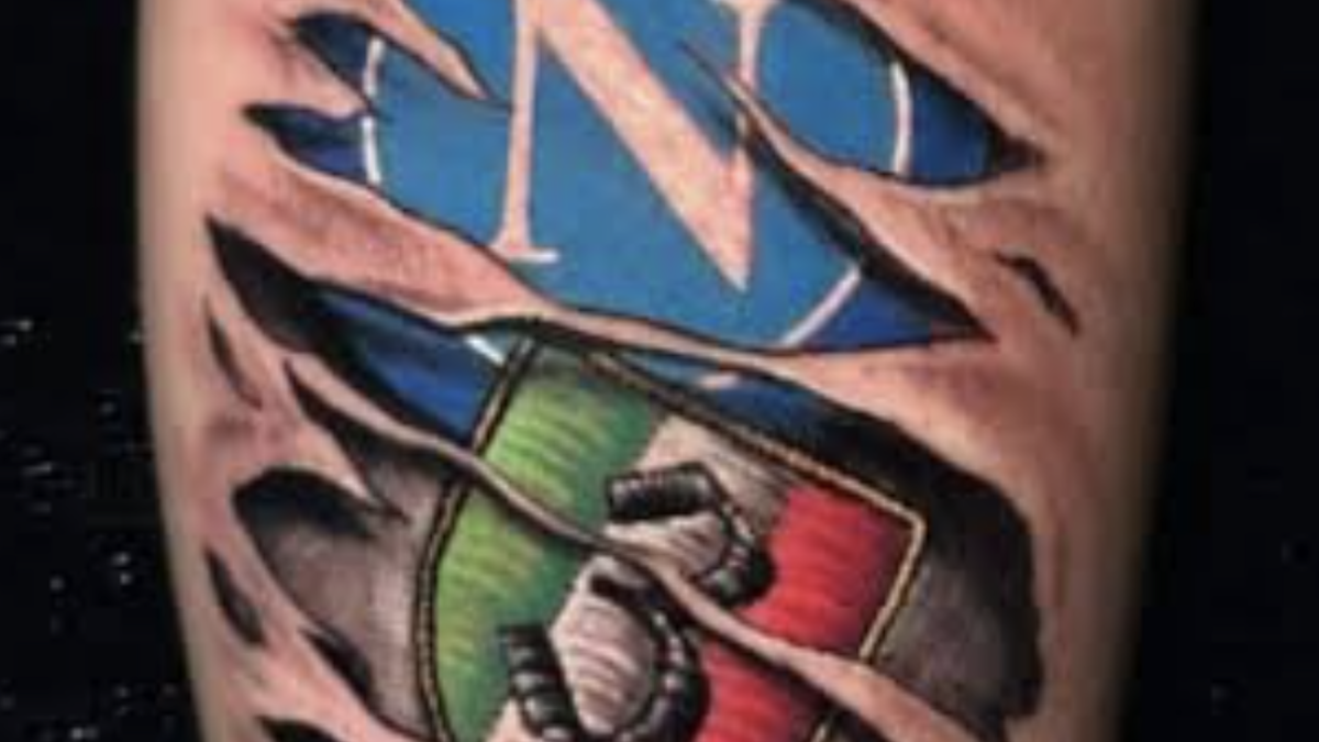 Tatuaggio Spalletti, il mister bianconero scherza: «Per le analisi ho dato l’altro braccio…» Il siparietto in conferenza stampa sul periodo vissuto a Napoli Tatuaggio Spalletti, il mister bianconero scherza: «Per le analisi ho dato l’altro braccio…» Il siparietto in conferenza stampa sul periodo vissuto a Napoli