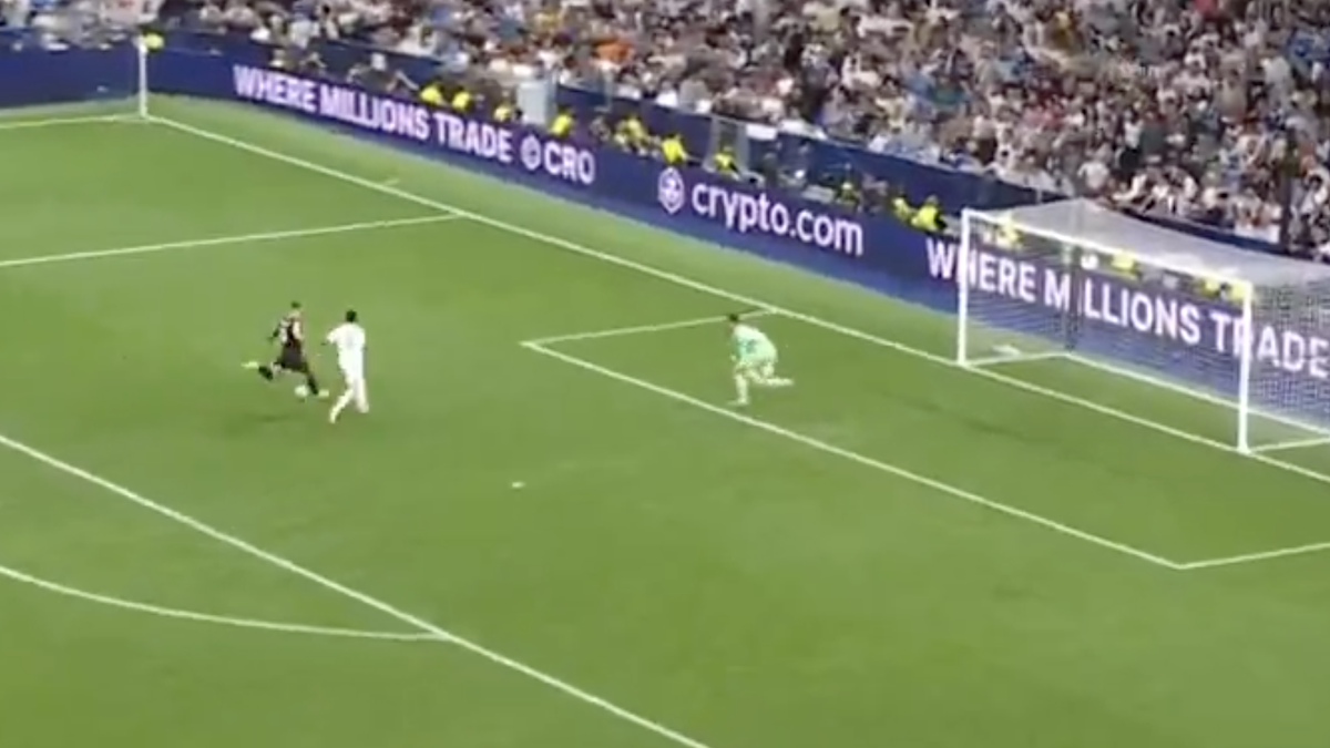 Vlahovic a un passo dal gol in Real Madrid Juve: progressione pazzesca, ma Courtois si supera. È il grande what if del match di Champions League 36 vlahovic