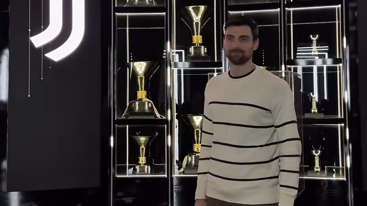 Juventus Museum, il Campione del Mondo di pallavolo Anzani consegna un cimelio al presidente. Cosa è successo oggi Juventus Museum, il Campione del Mondo di pallavolo Anzani consegna un cimelio al presidente. Cosa è successo oggi