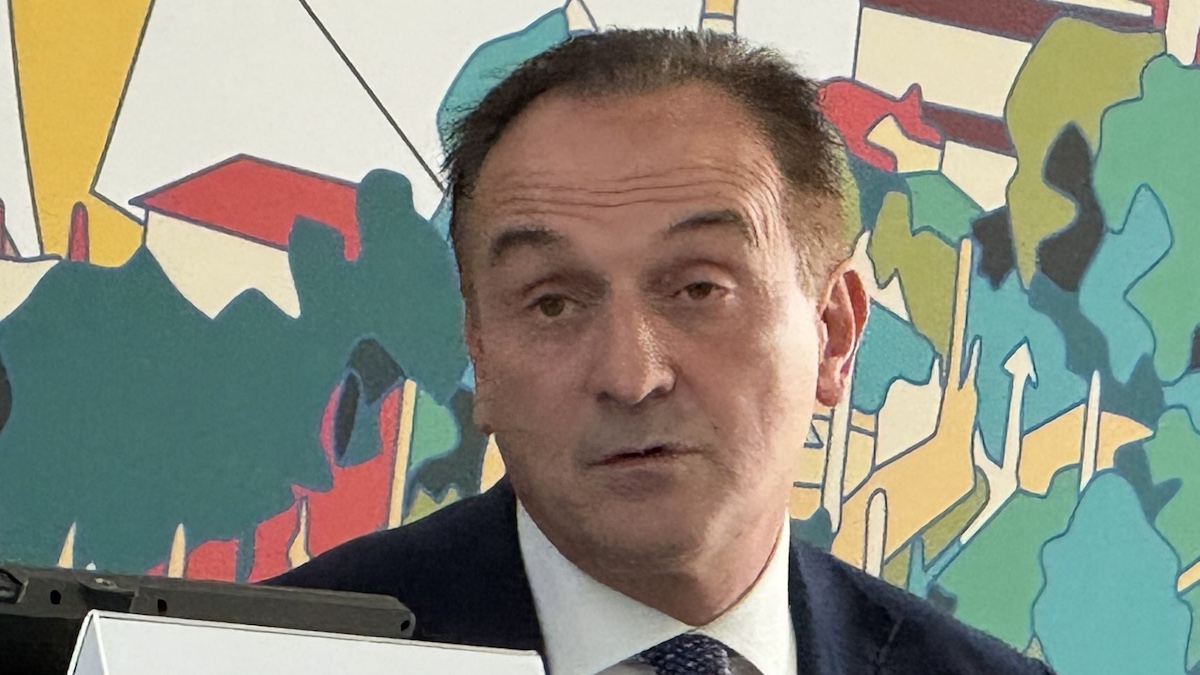 Cirio svela l’aneddoto su Ronaldo: «Torino città ideale per ospitare campioni del suo calibro. Una volta mi disse che…». Poi dà un consiglio originale al mercato Juve Cirio svela l’aneddoto su Ronaldo: «Torino città ideale per ospitare campioni del suo calibro. Una volta mi disse che…». Poi dà un consiglio originale al mercato Juve