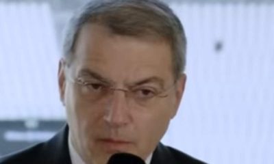 Damien Comolli al microfono