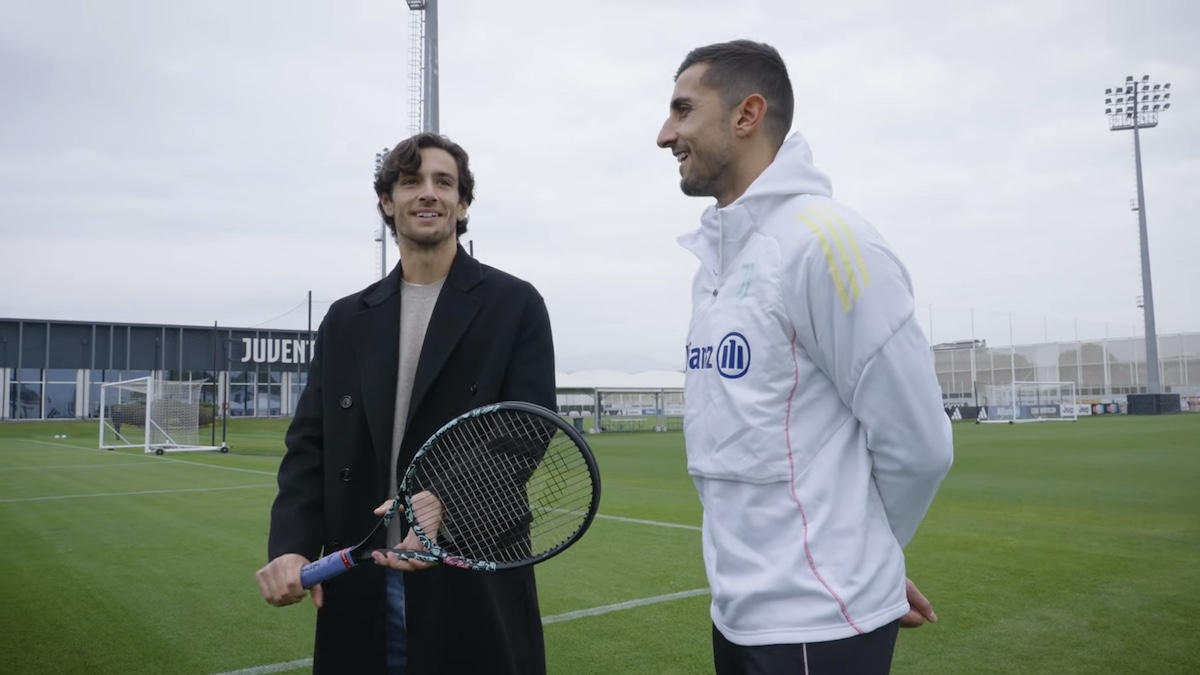 Musetti ospite della Juve alla Continassa: dallo scambio di battute con Perin e Spalletti alla rivelazione a Modesto – VIDEO
