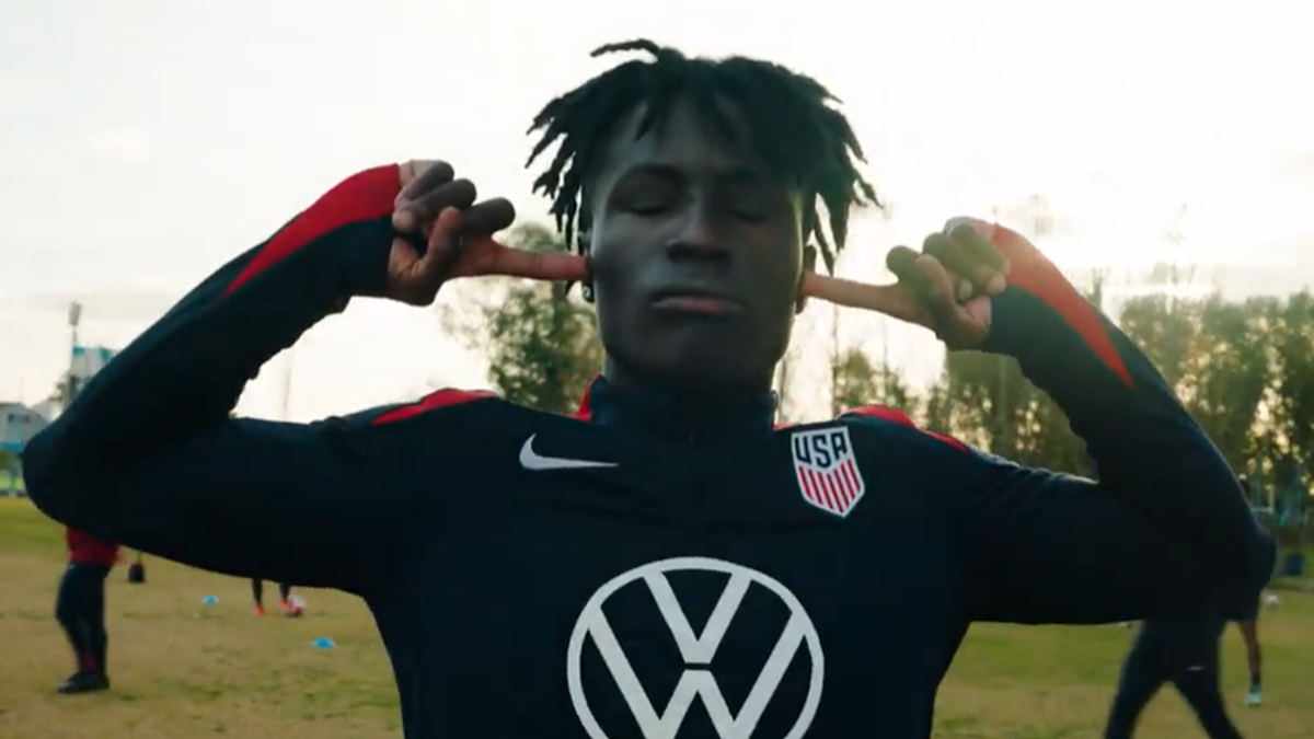 Chi è Brooklyn Raines, centrocampista accostato alla Juventus. La storia e l’identikit del possibile colpo dagli USA Chi è Brooklyn Raines, centrocampista accostato alla Juventus. La storia e l’identikit del possibile colpo dagli USA