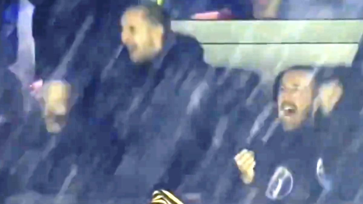 Chiellini scatenato in tribuna a Bodo, i tifosi riconoscono il loro guerriero: «Finalmente una cosa juventina!» – FOTO