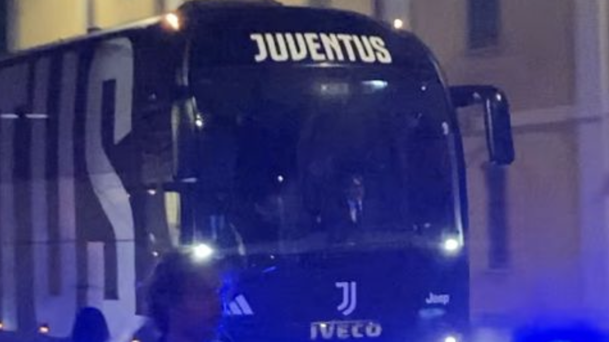 Cremonese Juve, i pullman delle due squadre sono arrivati allo Zini: FOTO e VIDEO del pre-partita 36 cremonese juve