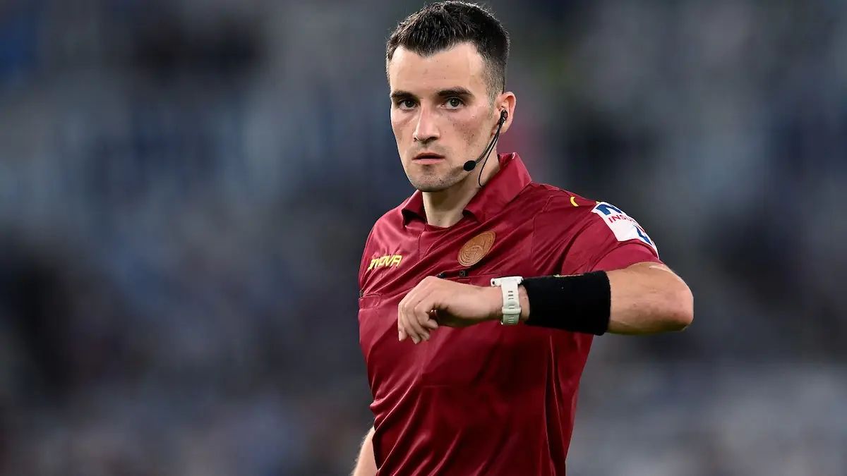 Arbitro Juve Cagliari: designato il fischietto del match. Chi dirigerà la sfida dell’Allianz Stadium Arbitro Juve Cagliari: designato il fischietto del match. Chi dirigerà la sfida dell’Allianz Stadium