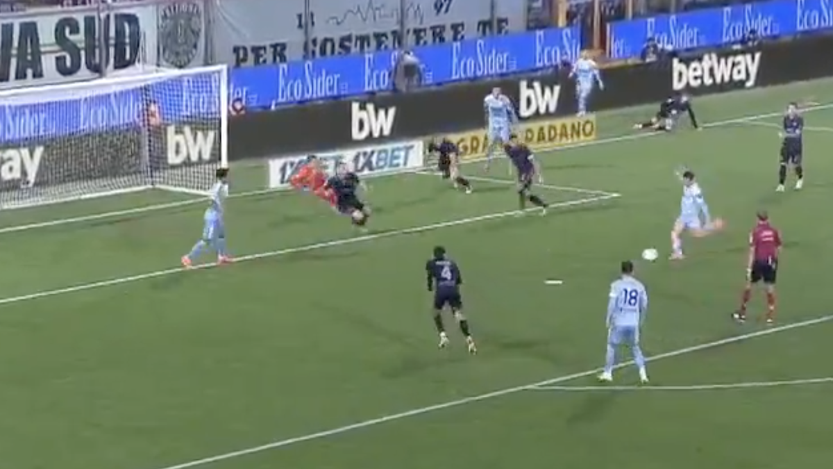 Gol Cambiaso, la prima rete stagionale di Andrea è pesantissima! I bianconeri raddoppiano in Cremonese Juve: sembra il “vecchio” e vero Cambiaso… Gol Cambiaso, la prima rete stagionale di Andrea è pesantissima! I bianconeri raddoppiano in Cremonese Juve: sembra il “vecchio” e vero Cambiaso…