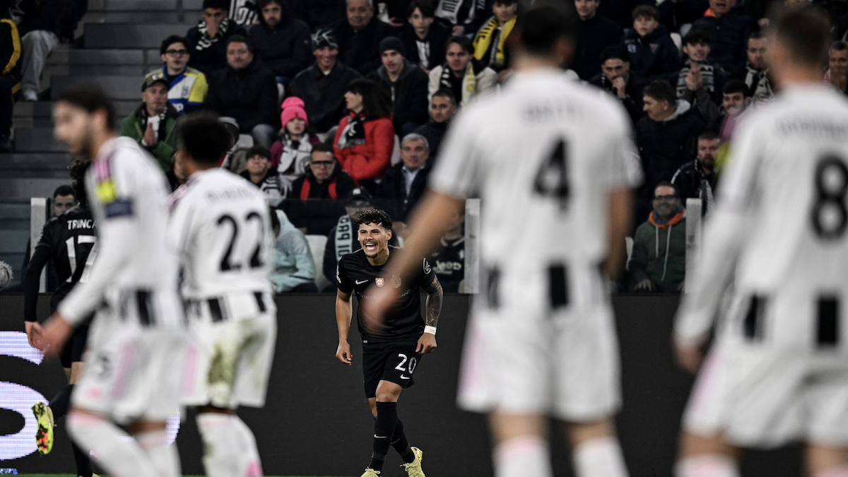 Juve Sporting 1 1 LIVE: termina il primo tempo allo Stadium, al gol di Araujo risponde Vlahovic Juve Sporting 1 1 LIVE: termina il primo tempo allo Stadium, al gol di Araujo risponde Vlahovic