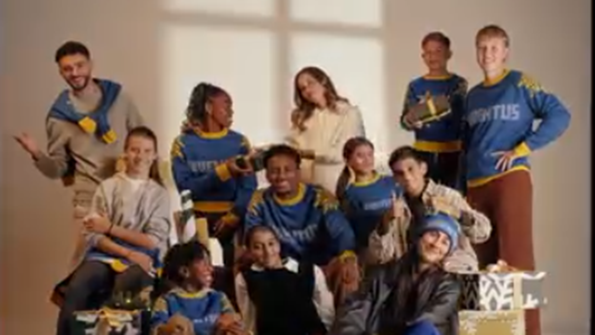 moments to remember juventus via alla nuova campagna debutta il maglione ufficiale del club come e dove acquistarlo e tutti i dettagli 8211 video