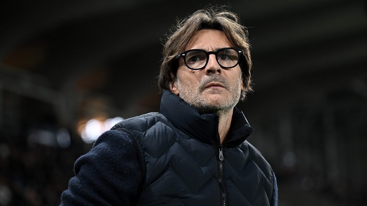 Vanoli dopo l’ennesima sconfitta della Fiorentina: «Sto cercando di liberare la testa ai ragazzi, convinto che i frutti del lavoro arriveranno. Ringrazio i tifosi per il confronto» Vanoli dopo l’ennesima sconfitta della Fiorentina: «Sto cercando di liberare la testa ai ragazzi, convinto che i frutti del lavoro arriveranno. Ringrazio i tifosi per il confronto»