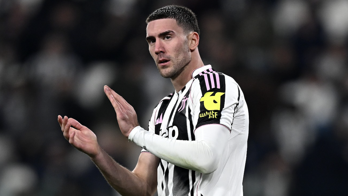 Vlahovic Juve, standing ovation per il serbo: lascia il campo contro lo Sporting tra gli applausi scroscianti dell’Allianz Stadium