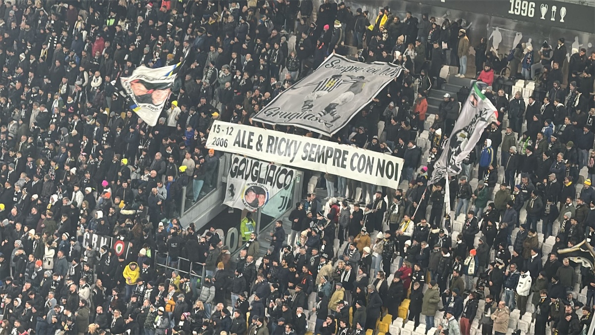 Ale & Ricky ricordati anche all'Allianz Stadium: il gesto della Curva Sud a inizio del secondo tempo della sfida contro la Roma - FOTO 36 Ale Ricky