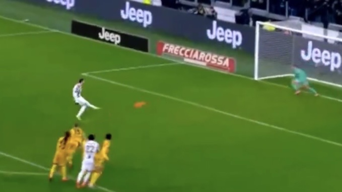 Rigore Locatelli: il capitano bianconero impeccabile dagli undici metri! Juve avanti di due, i quarti di finale sono a un passo