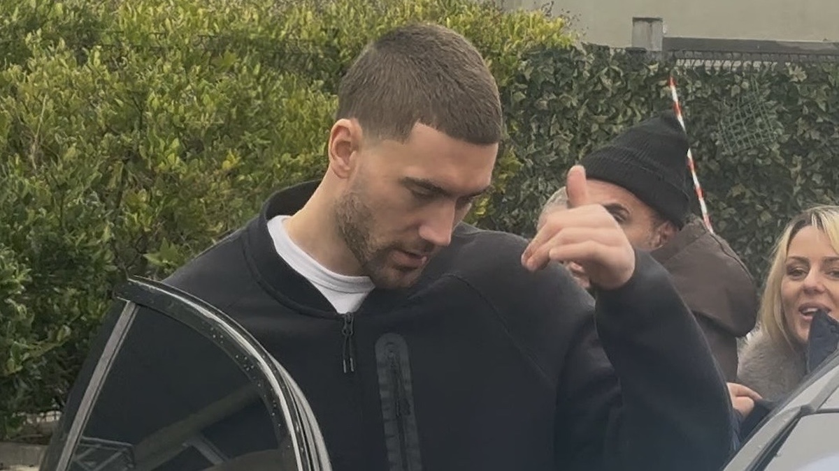 Intervento Vlahovic: l’attaccante della Juve si opera dopo la lesione di alto grado? Ultimissima rivelazione sulle sue condizioni