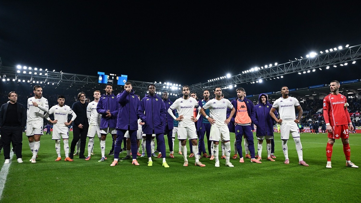 Fiorentina sempre più in crisi, ma scoppia l’orrore sui social: mogli dei calciatori minacciate sui social. Una di loro rompe il silenzio raccontando l’accaduto Fiorentina sempre più in crisi, ma scoppia l’orrore sui social: mogli dei calciatori minacciate sui social. Una di loro rompe il silenzio raccontando l’accaduto