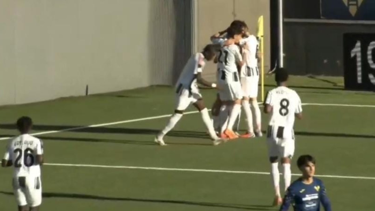 Gol Biggi, la rete contro il Verona U20: azione corale bellissima della Juve Primavera di Padoin e la zampata vincente – VIDEO Gol Biggi, la rete contro il Verona U20: azione corale bellissima della Juve Primavera di Padoin e la zampata vincente – VIDEO