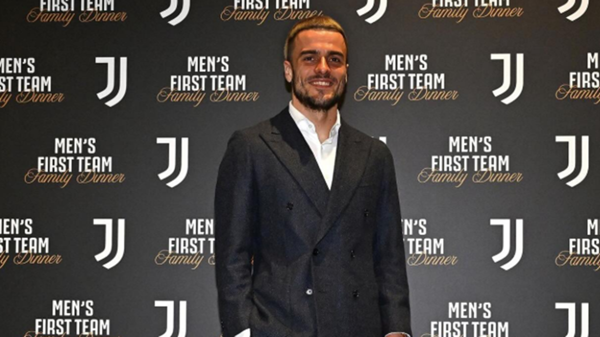 Kostic manda un messaggio ai tifosi della Juve: l'augurio del serbo per un felice Natale. Cosa ha scritto - FOTO 36 kostic