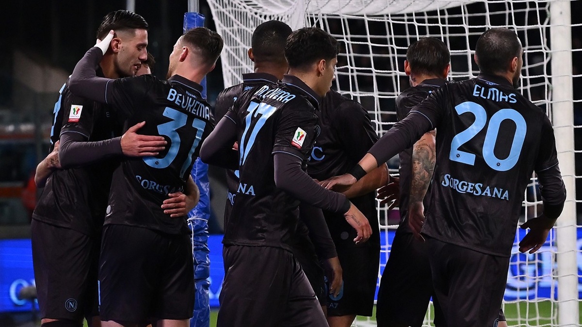 Napoli Cagliari 10 9 dcr: rigori infiniti, che brivido per Conte. Azzurri ai quarti di Coppa Italia, domenica arriva la Juventus al Maradona Napoli Cagliari 10 9 dcr: rigori infiniti, che brivido per Conte. Azzurri ai quarti di Coppa Italia, domenica arriva la Juventus al Maradona