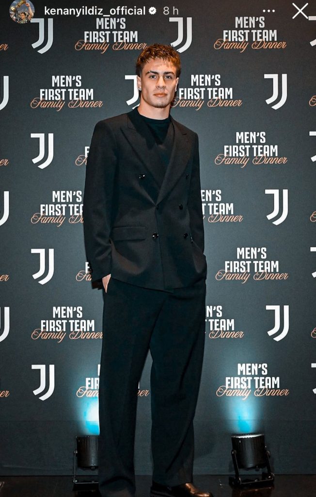 Yildiz sfoggia classe ed eleganza anche alla cena di Natale: il 10 della Juventus gasa i tifosi sui social con questa FOTO 37 yildiz