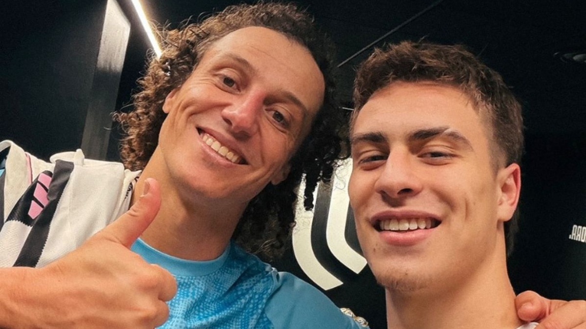 Yildiz incontra David Luiz: «Leggenda». Il numero 10 reagisce così dopo Juve Pafos, ecco il siparietto sui social - FOTO 36 yildiz david luiz 1