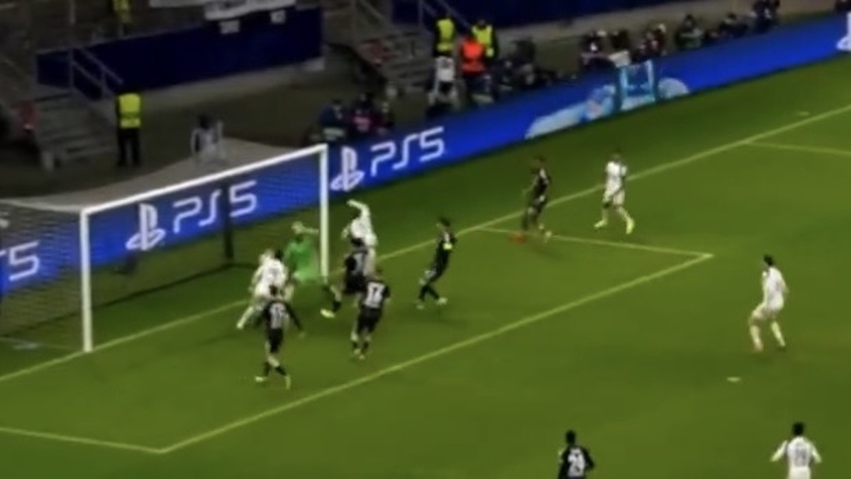 Gol Kolo Muani: le voci di mercato non lo scalfiscono, l'ex Juve a segno col Tottenham in Champions League 36 Gol Kolo Muani