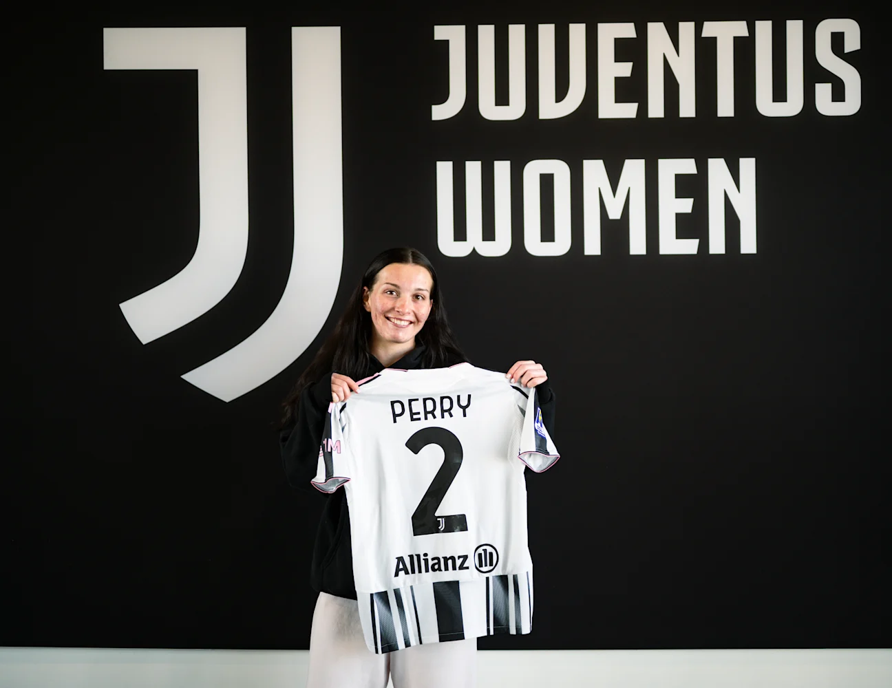 Juventus Women, è ufficiale l'arrivo di Allison Perry: la giocatrice firma fino al 2028. Il comunicato del club 36 Perry