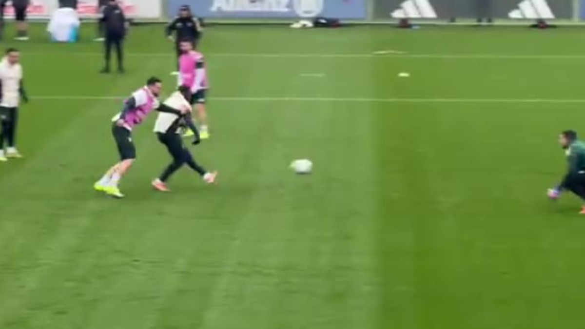 David Juve, show del canadese in partitella: «Gol o fuorigioco?». Cos'è successo nella rifinitura pre Benfica - VIDEO 36 WhatsApp Image 2026 01 20 at 12.57.53