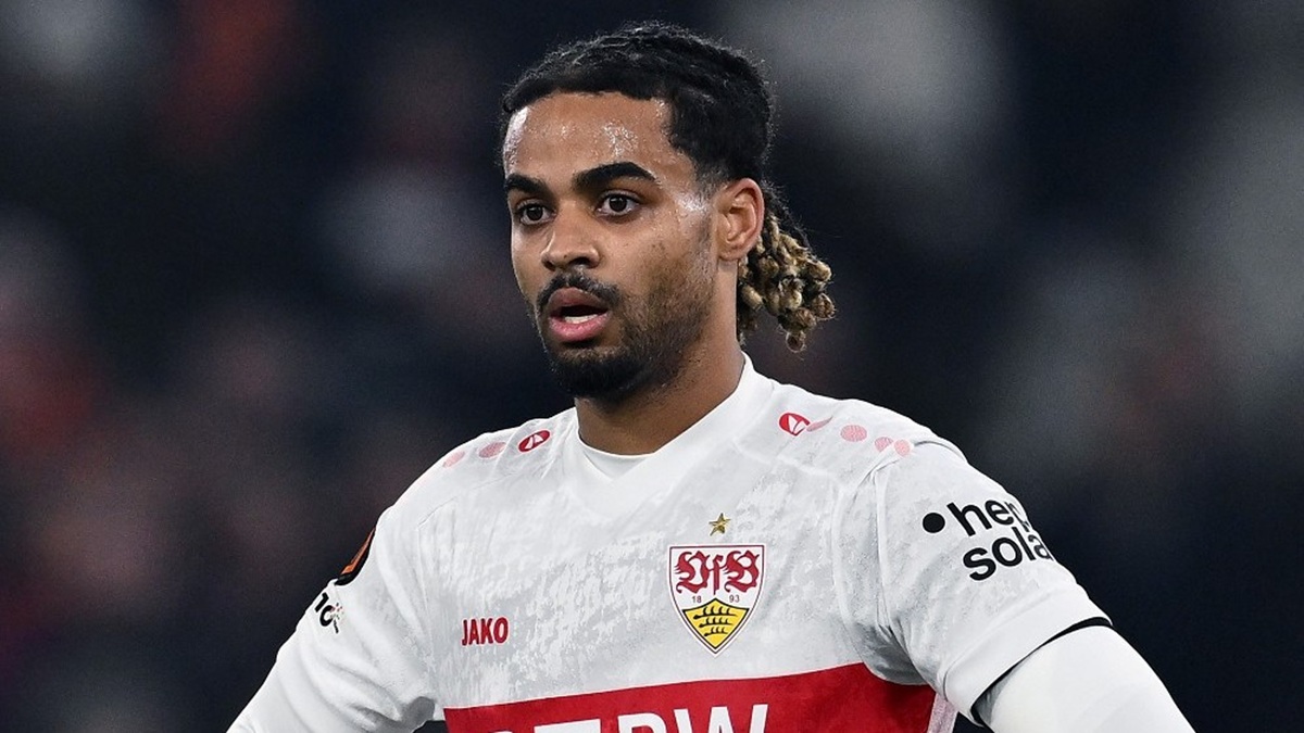 Assignon Juve, è lui il nuovo nome per la fascia destra: lo Stoccarda apre a questa formula per i bianconeri Assignon Juve, è lui il nuovo nome per la fascia destra: lo Stoccarda apre a questa formula per i bianconeri