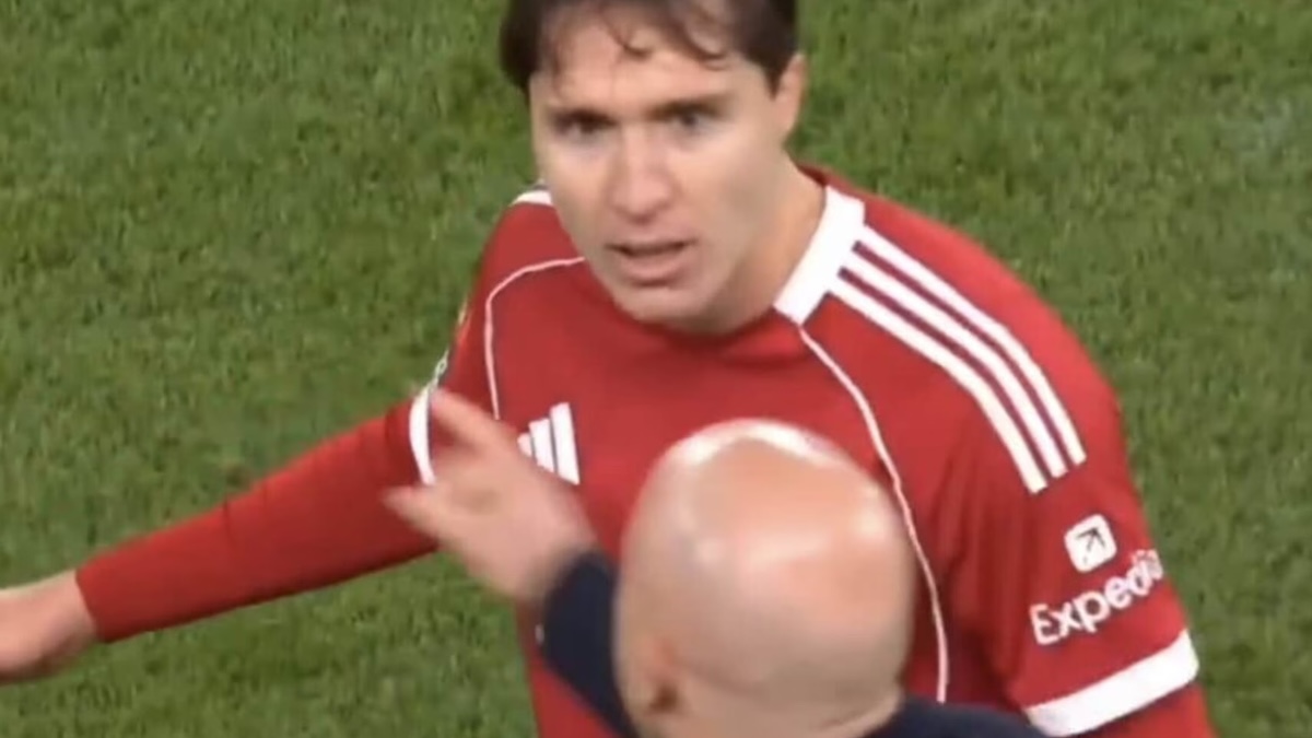 Chiesa incredulo: Slot lo sostituisce dopo 60' in Liverpool-Barnsley di FA Cup. La Juve prepara questa offerta 36 Chiesa