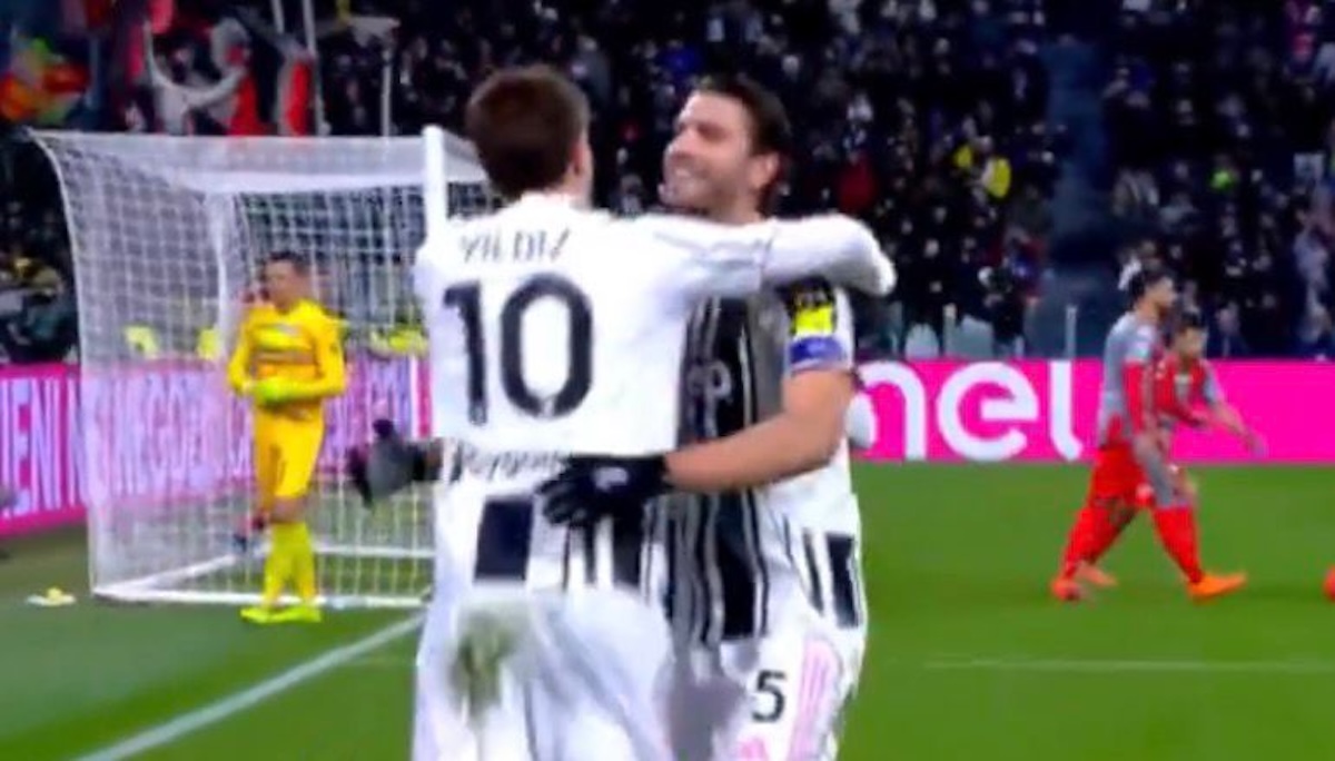 rigore yildiz juve cremonese 3 0 il turco segna sulla ribattuta dopo il fallo di mano di baschirotto 8211 foto da Juventusnews24.com rigore yildiz juve cremonese 3 0 il turco segna sulla ribattuta dopo il fallo di mano di baschirotto 8211 foto