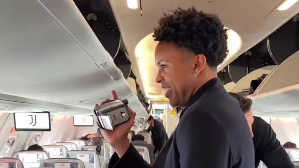 McKennie filma la partenza della Juventus: ma non è la prima volta… Quel dolce ricordo con Vialli in Champions League – VIDEO McKennie filma la partenza della Juventus: ma non è la prima volta… Quel dolce ricordo con Vialli in Champions League – VIDEO