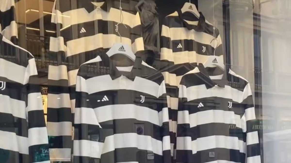 quarta maglia juventus nuovo kit gi224 negli official shop foto e video della divisa che far224 il debutto contro il como da Juventusnews24.com quarta maglia juventus nuovo kit gi224 negli official shop foto e video della divisa che far224 il debutto contro il como