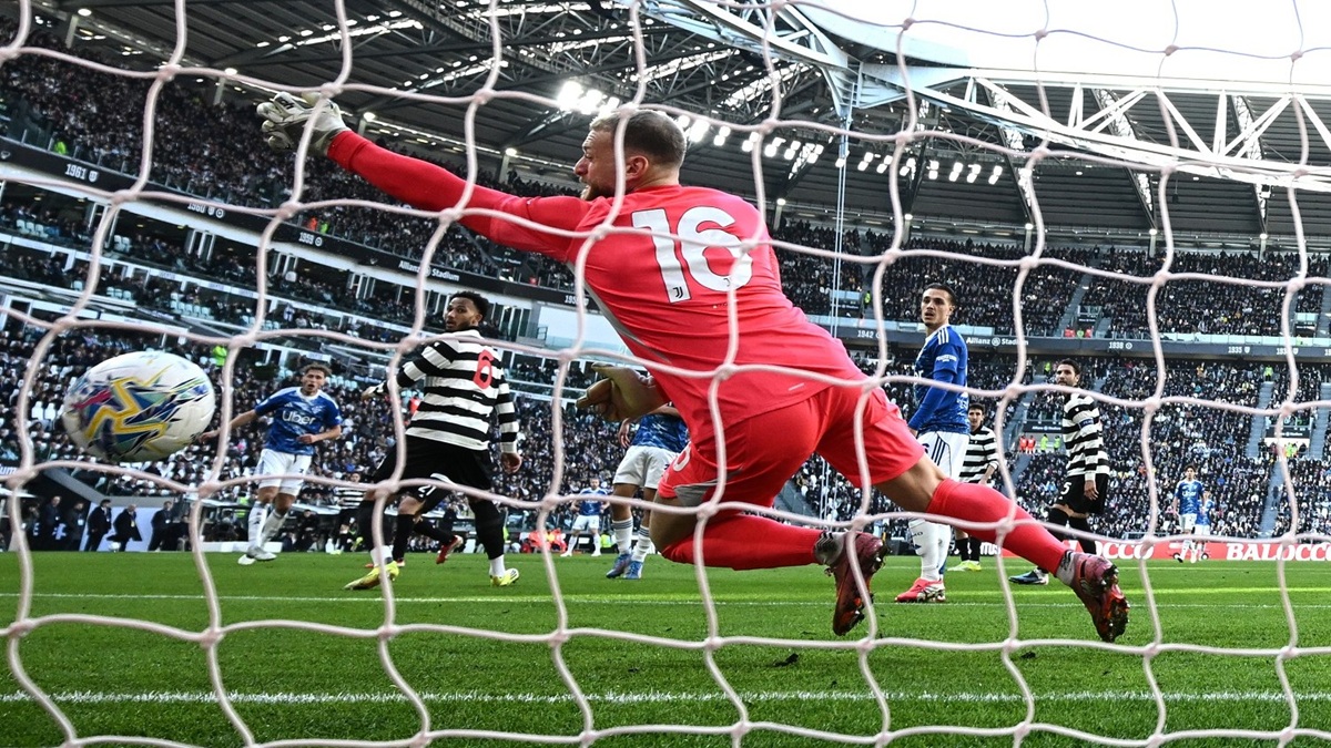 Di Gregorio lascia la Juve? Tre club di Serie A interessati, il prezzo di Comolli 36 di gregorio vojvoda gol juve como