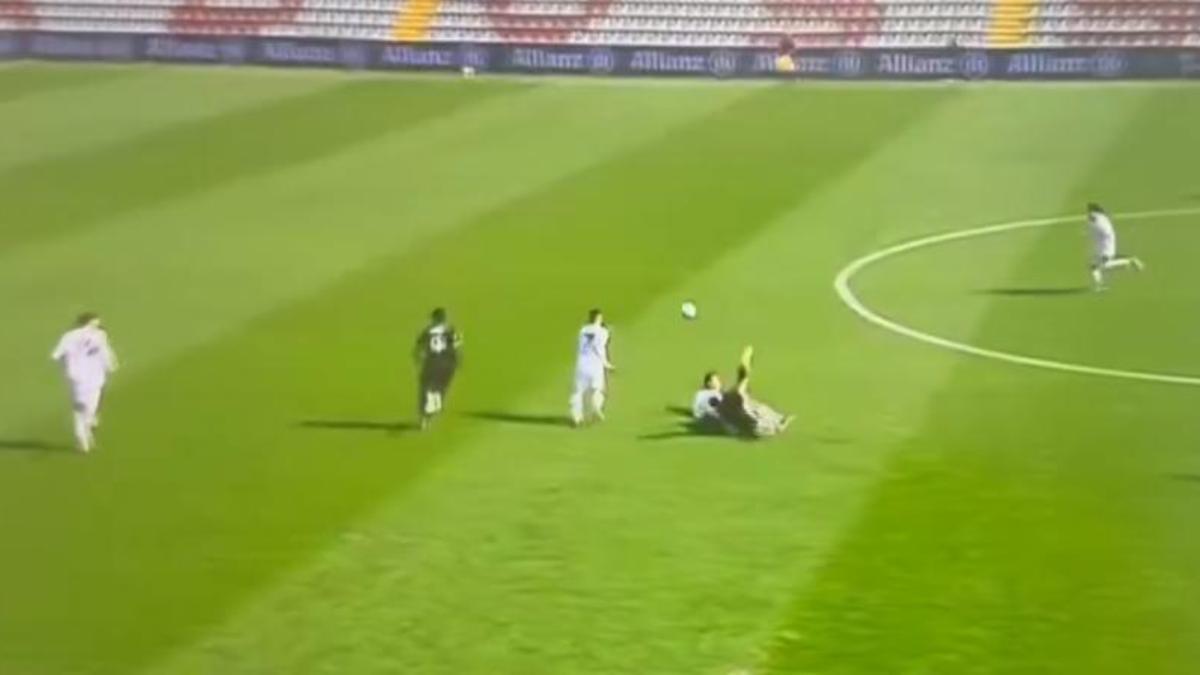 Juventus Next Gen, clamoroso episodio a sfavore: la Vis Pesaro deve rimanere in 10 ma l'arbitro non espelle Barranco. Furia al Moccagatta, cosa è successo - FOTO 36 Juventus Next Gen