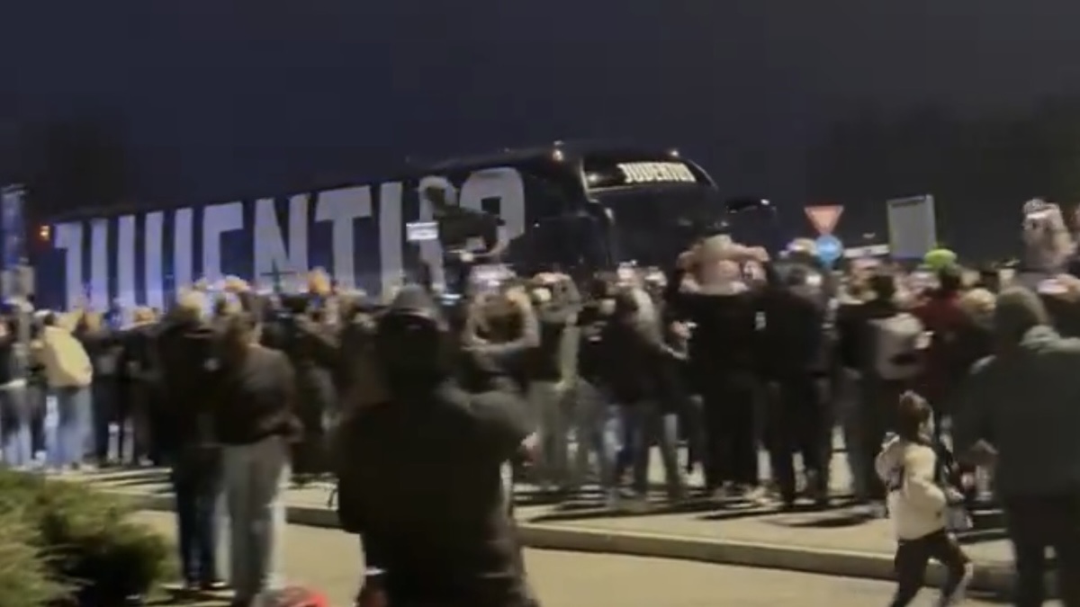 juve sassuolo i pullman delle due squadre sono arrivati all8217allianz stadium foto e video del pre partita da Juventusnews24.com juve sassuolo i pullman delle due squadre sono arrivati all8217allianz stadium foto e video del pre partita