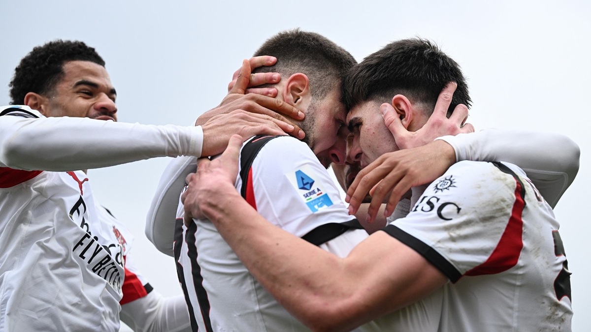 Cremonese Milan 0-2: i rossoneri sprecano di tutto e sbattono su Audero. Ma risolvono nel finale con Pavlovic-Leao 36 bartesaghi pavlovic milan