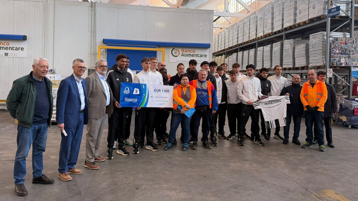 Juventus Banco Alimentare del Piemonte uniti: la Primavera scende in campo per la solidarietà, il racconto della splendida iniziativa – FOTO e VIDEO Juventus Banco Alimentare del Piemonte uniti: la Primavera scende in campo per la solidarietà, il racconto della splendida iniziativa – FOTO e VIDEO