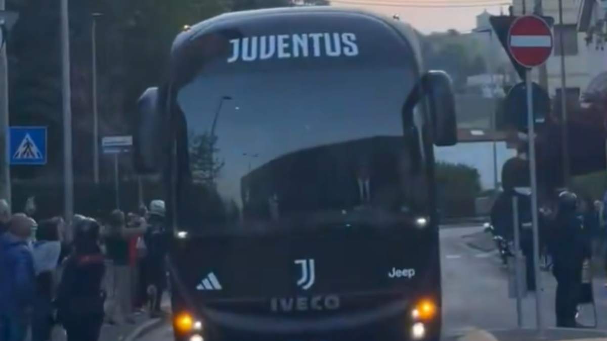 Atalanta Juve, i pullman delle due squadre sono arrivati alla New Balance Arena: FOTO e VIDEO del pre-partita 36 Pullman Juventus
