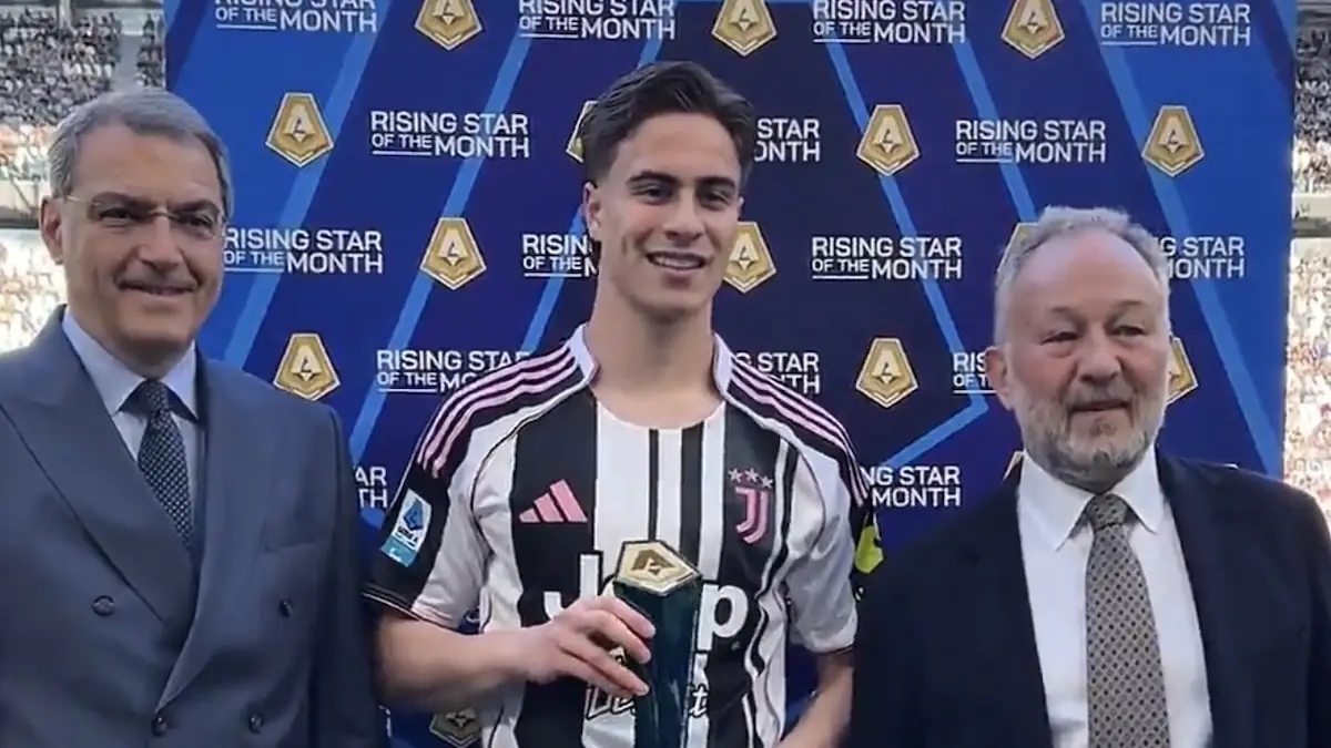 Yildiz e Boga premiati prima del fischio d'inizio di Juve Genoa: cosa è successo sul prato dell'Allianz Stadium - VIDEO 36 Yildiz
