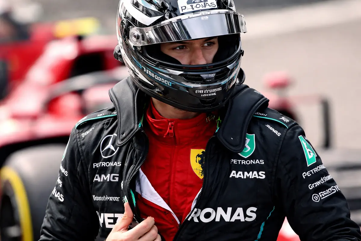 Kimi Antonelli alla Ferrari: novità sulle clamorose indiscrezioni 36 Kimi Antonelli con la tuta della McLaren e sotto quella della Ferrari