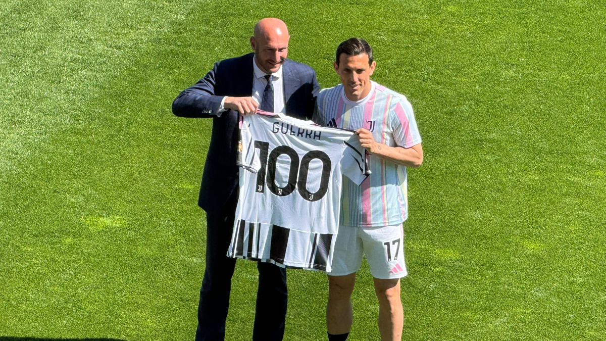 Juventus Next Gen, maglia celebrativa per le 100 presenze consegnata a Guerra prima del match con la Ternana - FOTO 36 guerra