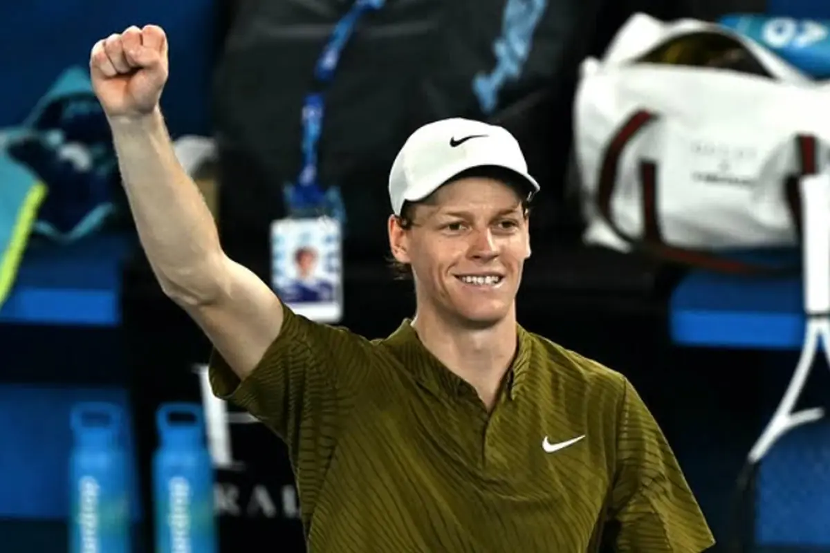 Sinner dopo Alcaraz? La comunicazione ufficiale del coach non lascia dubbi 36 Sinner festeggia dopo una vittoria