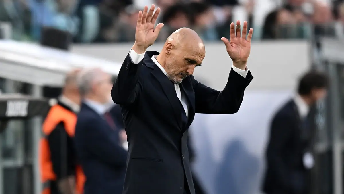 Spalletti osannato dai tifosi durante Juve Genoa: la sua reazione non è passata inosservata. Il gesto del tecnico bianconero 36 spalletti